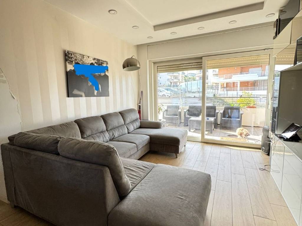 appartamento in vendita a Roma in zona Giuliano Dalmata