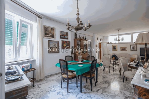 appartamento in vendita a Roma in zona Ostiense