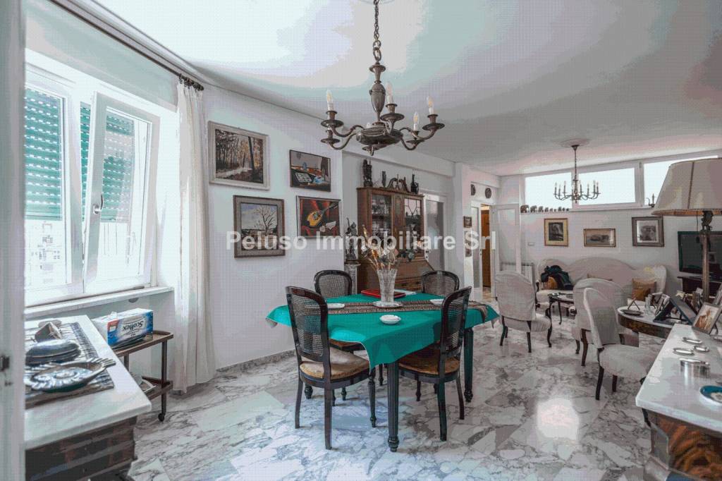 appartamento in vendita a Roma in zona Ostiense
