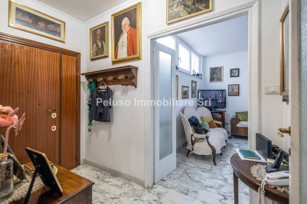 appartamento in vendita a Roma in zona Ostiense