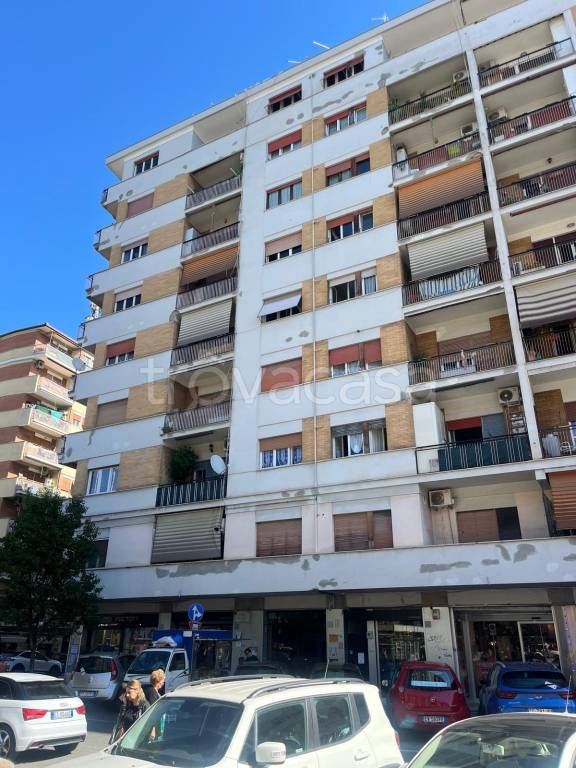 appartamento in vendita a Roma in zona Prenestino-Labicano
