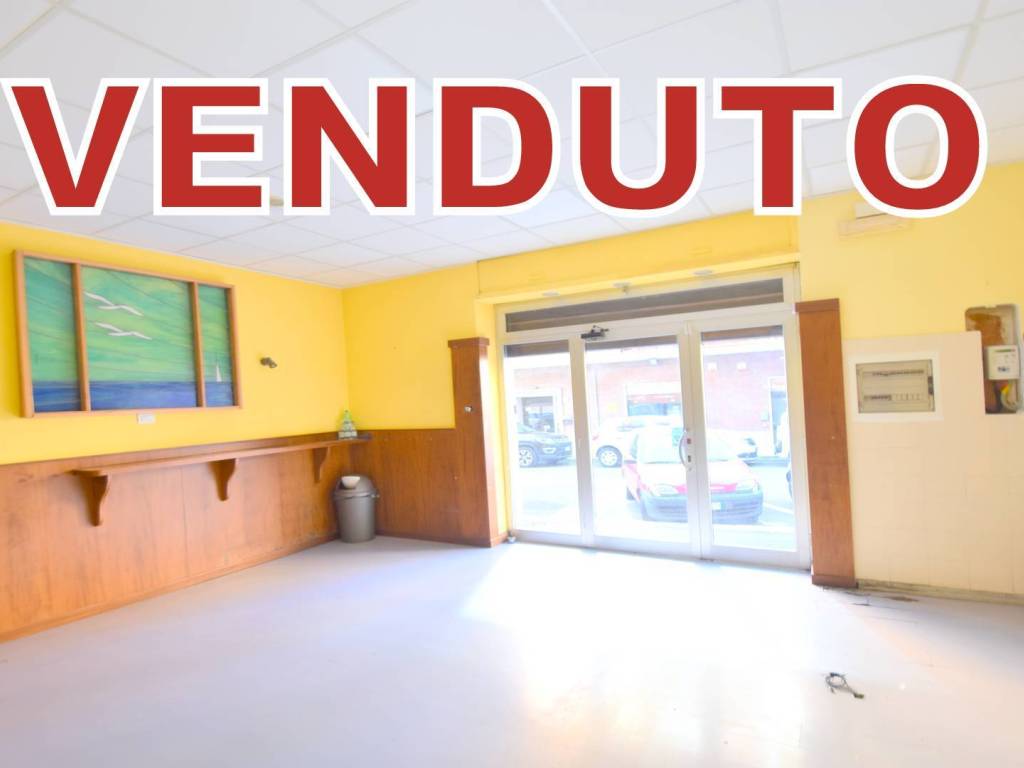 negozio in vendita a Roma in zona Portuense