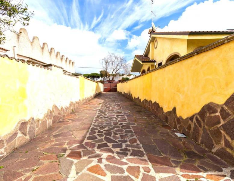 casa indipendente in vendita a Roma in zona Infernetto