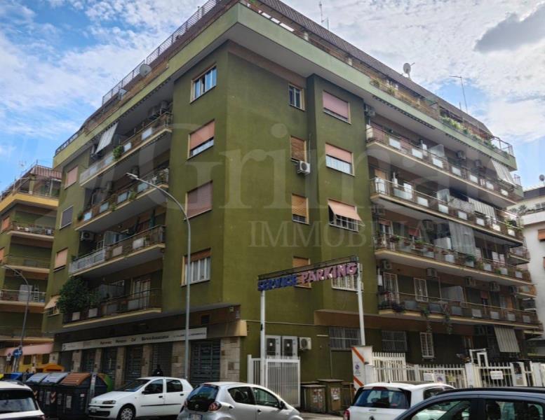 locale commerciale in vendita a Roma in zona Portuense