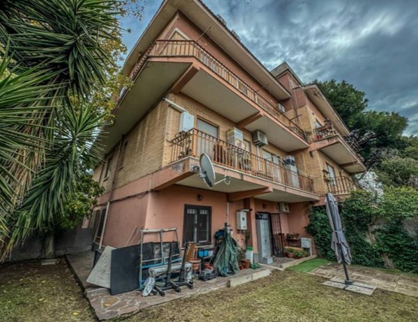 appartamento in vendita a Roma in zona Infernetto