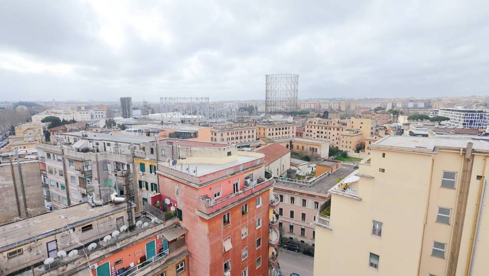 appartamento in vendita a Roma in zona Ostiense