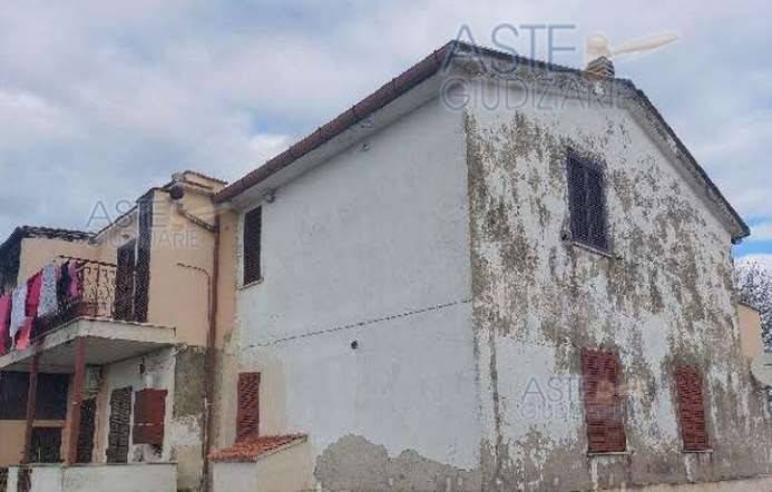 appartamento in vendita a Roma in zona Pantan Monastero