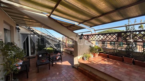 appartamento in vendita a Roma in zona Appio Pignatelli