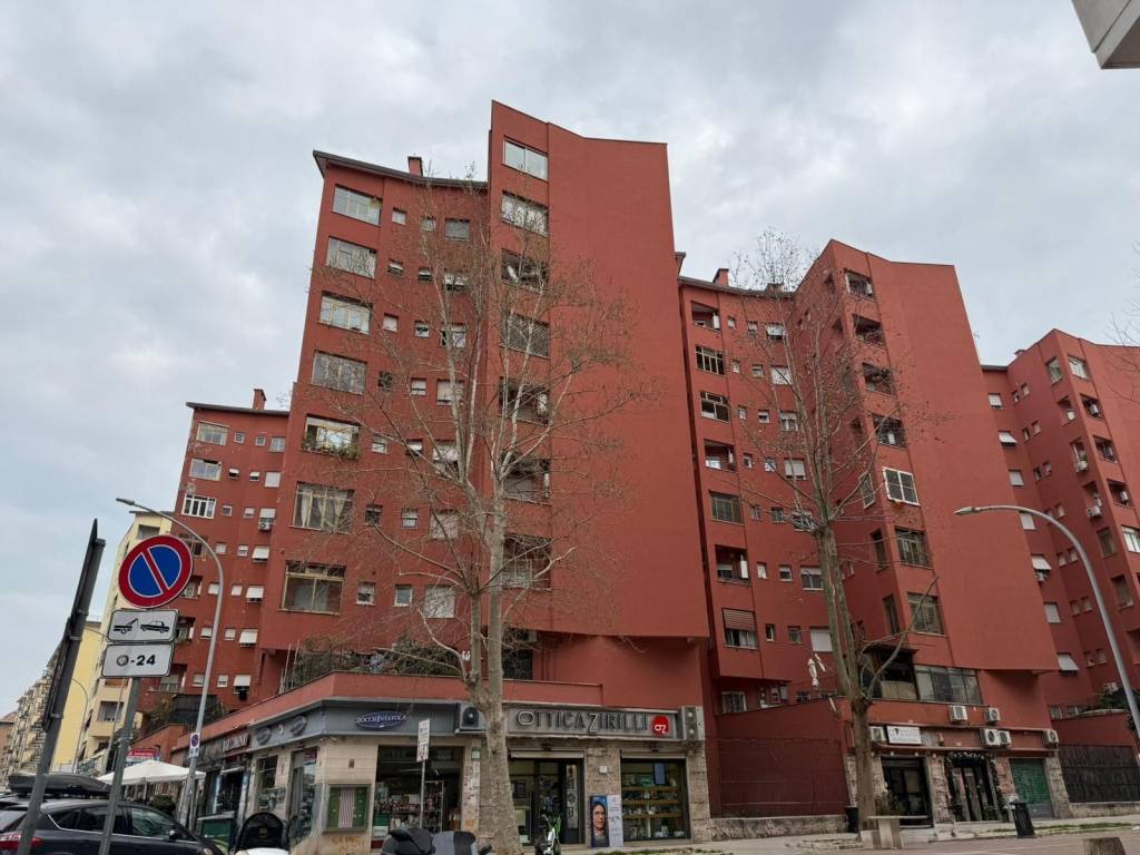 appartamento in vendita a Roma in zona Don Bosco