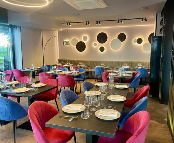 negozio in vendita a Roma in zona Cinecittà