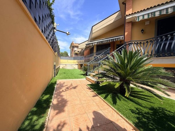 casa indipendente in vendita a Roma in zona Tor Vergata/Torrenova