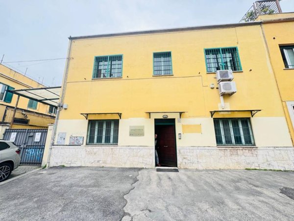 intera palazzina in vendita a Roma