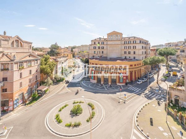 appartamento in vendita a Roma in zona Ostiense