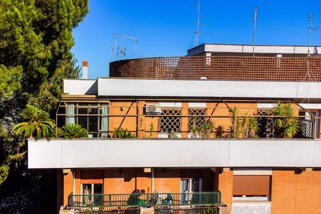appartamento in vendita a Roma in zona Tomba di Nerone