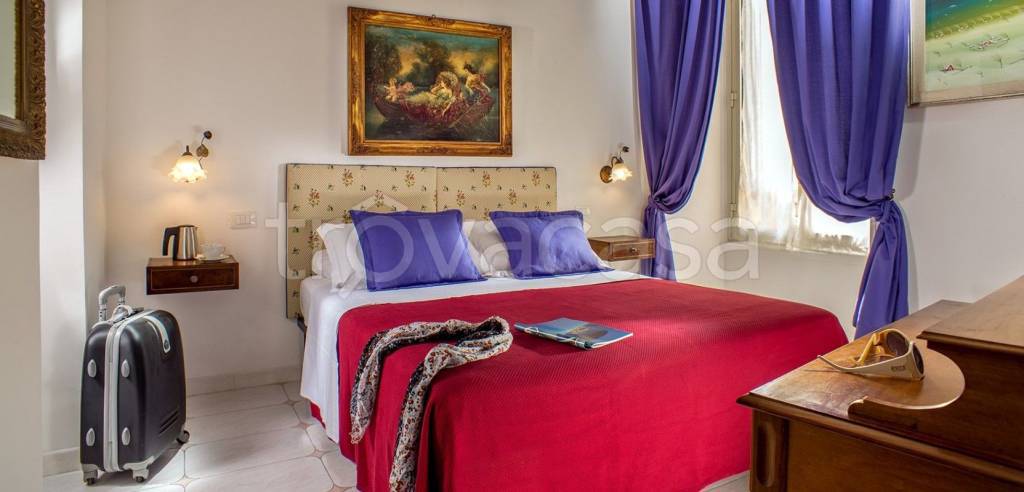 appartamento in vendita a Roma in zona Rione Monti/Campitelli