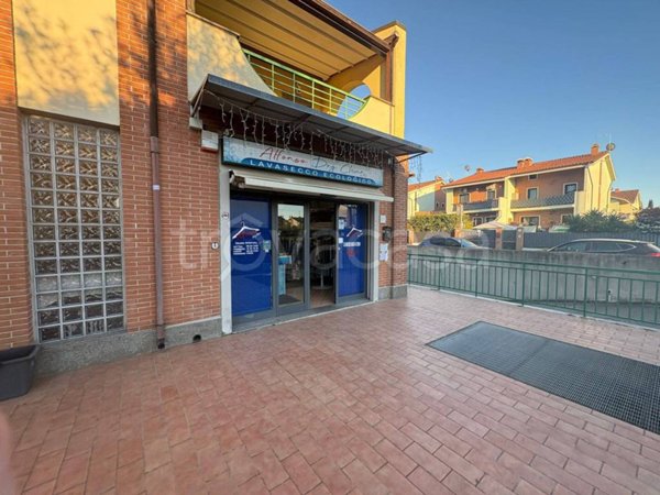 negozio in vendita a Roma in zona Infernetto