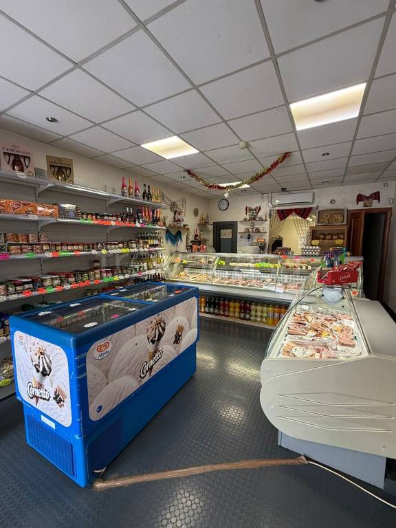 negozio in vendita a Roma in zona Grottarossa