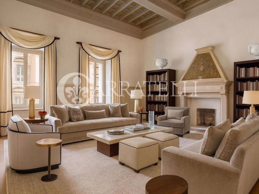 appartamento in vendita a Roma in zona Trevi-Colonna