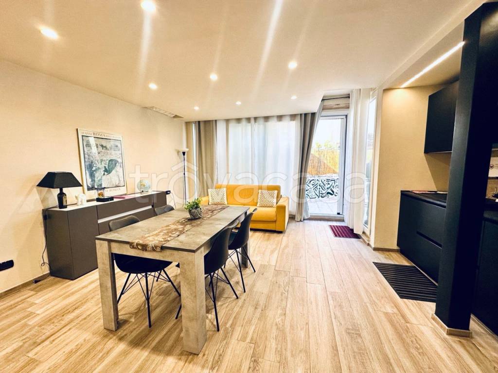 appartamento in vendita a Roma in zona Ostiense