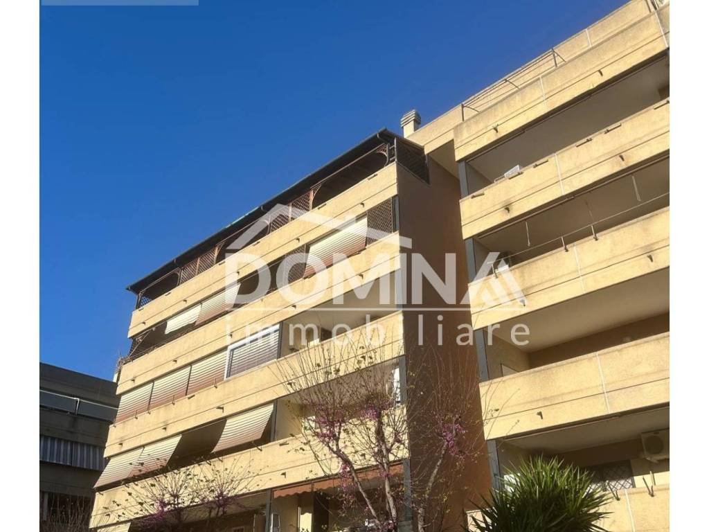 appartamento in vendita a Roma in zona Ponte di Nona
