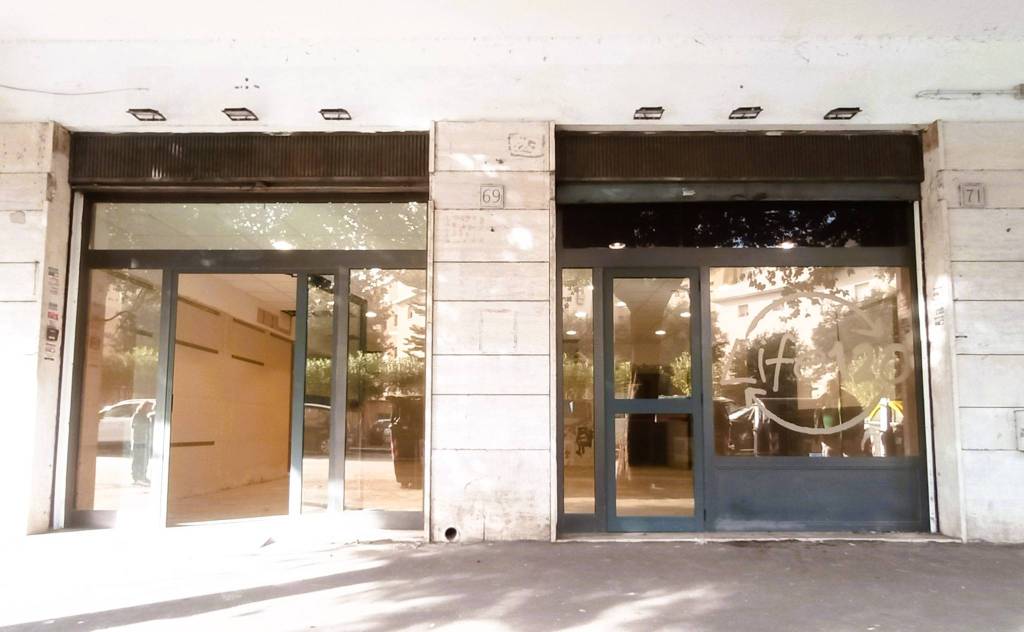 negozio in vendita a Roma in zona Ostia