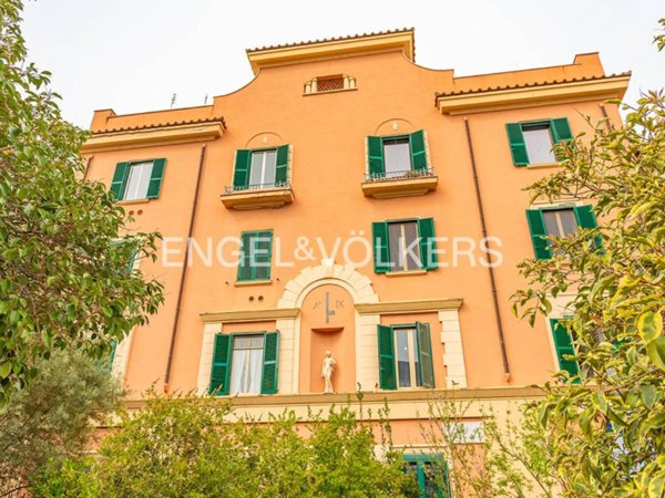 appartamento in vendita a Roma in zona Ostiense