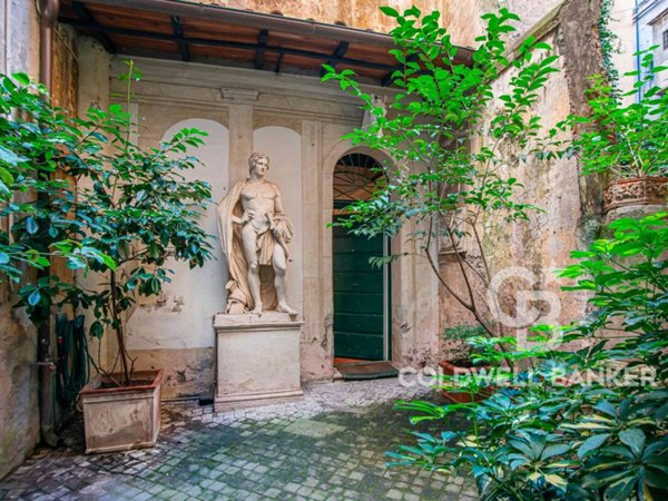 appartamento in vendita a Roma in zona Rione di Ponte