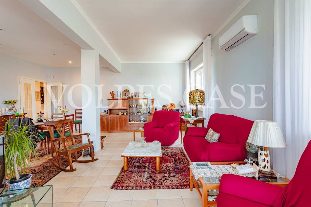 appartamento in vendita a Roma in zona Spinaceto