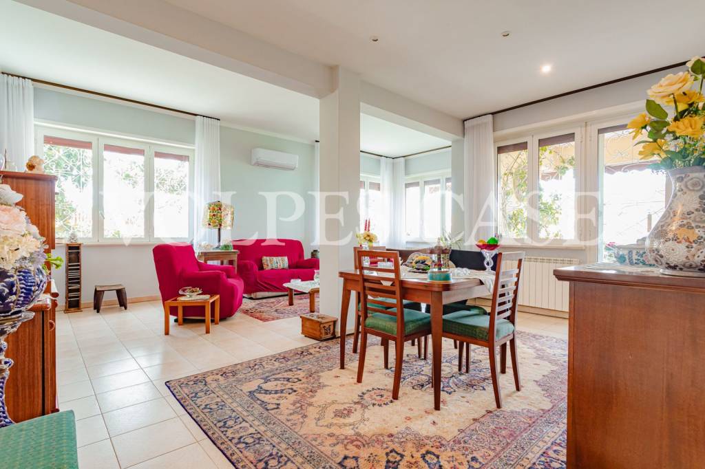 appartamento in vendita a Roma in zona Spinaceto