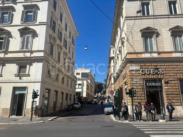 appartamento in vendita a Roma in zona Rione Monti/Campitelli