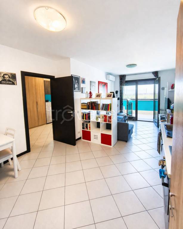 appartamento in vendita a Roma in zona Torre Angela