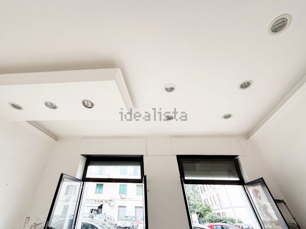 locale commerciale in vendita a Roma in zona Prenestino-Centocelle