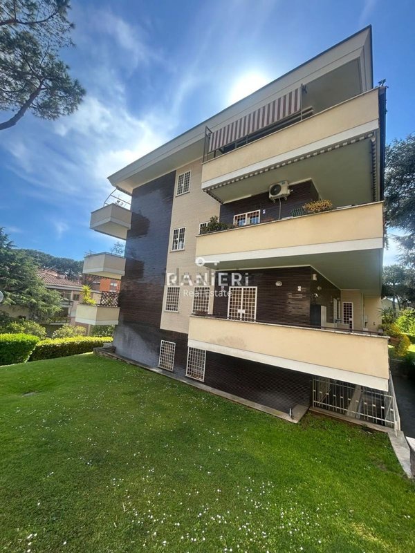 appartamento in vendita a Roma in zona Torrino