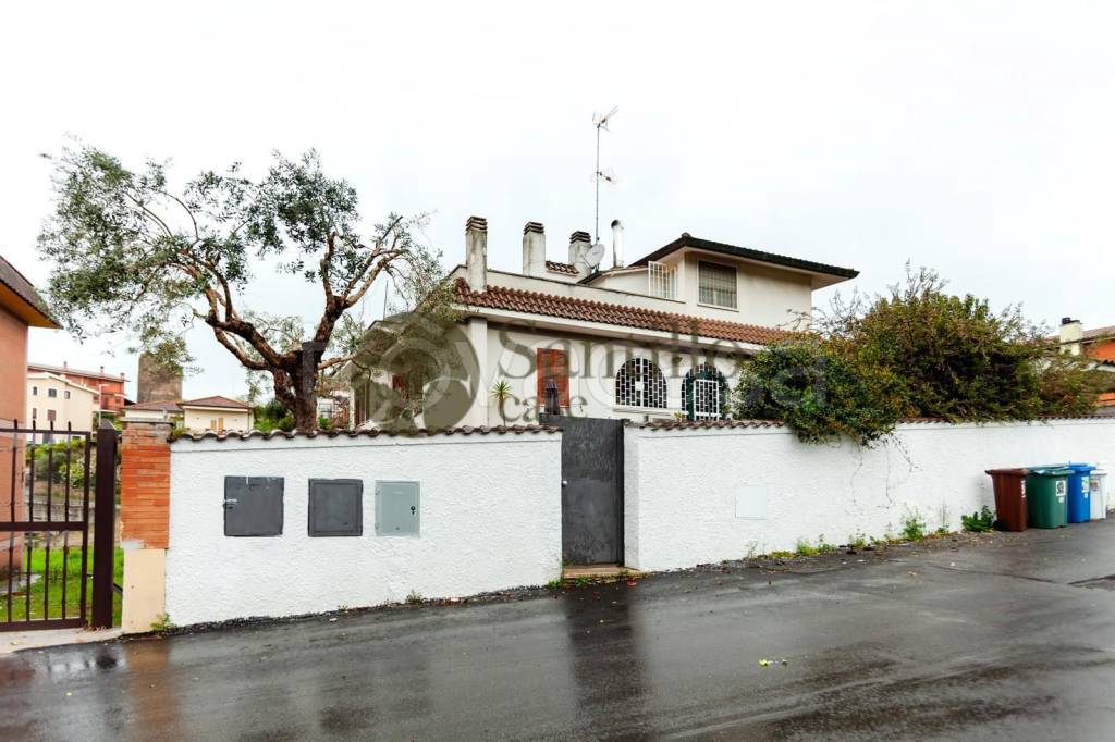 appartamento in vendita a Roma in zona Castel di Leva