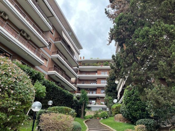 appartamento in vendita a Roma in zona Ardeatino
