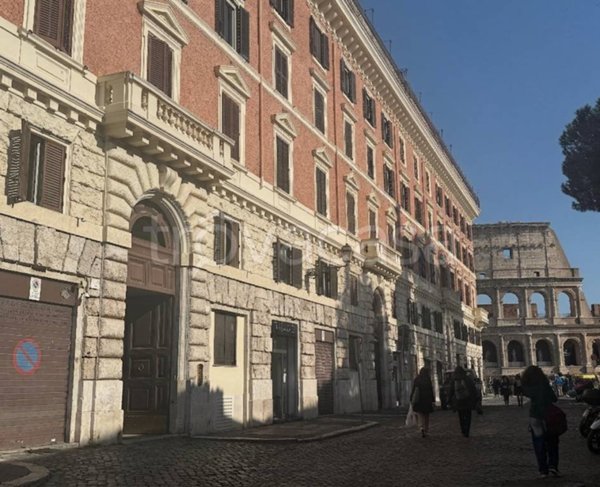 locale di sgombero in vendita a Roma in zona Rione Monti/Campitelli