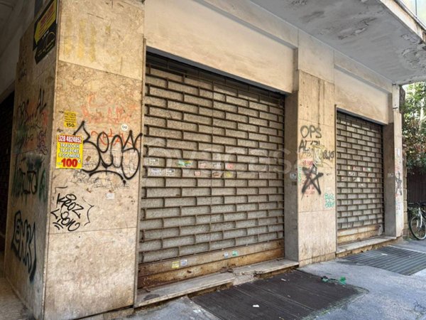 negozio in vendita a Roma in zona Ponte Mammolo