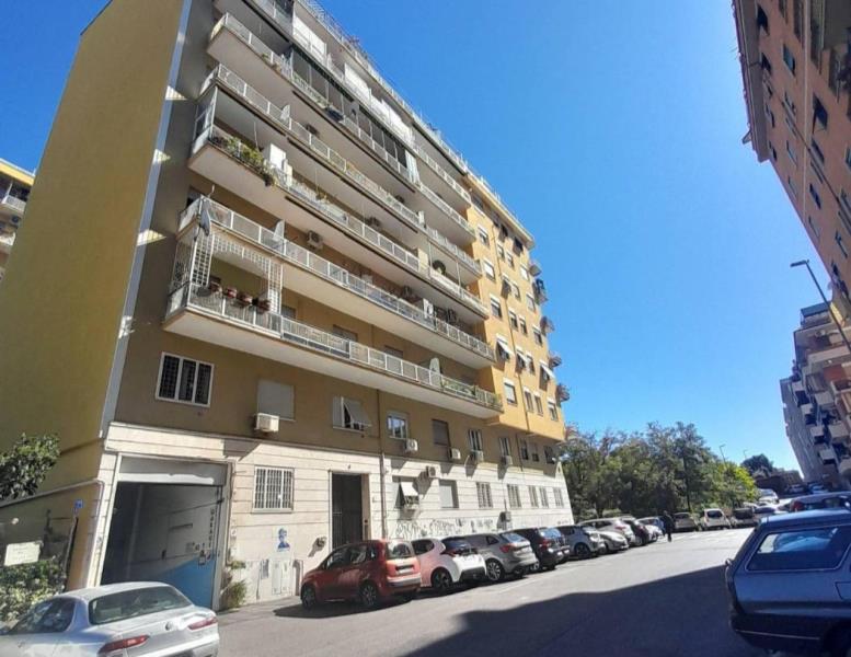 appartamento in vendita a Roma in zona Prenestino-Labicano