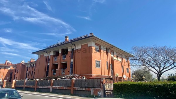 appartamento in vendita a Roma in zona Giardini di Corcolle