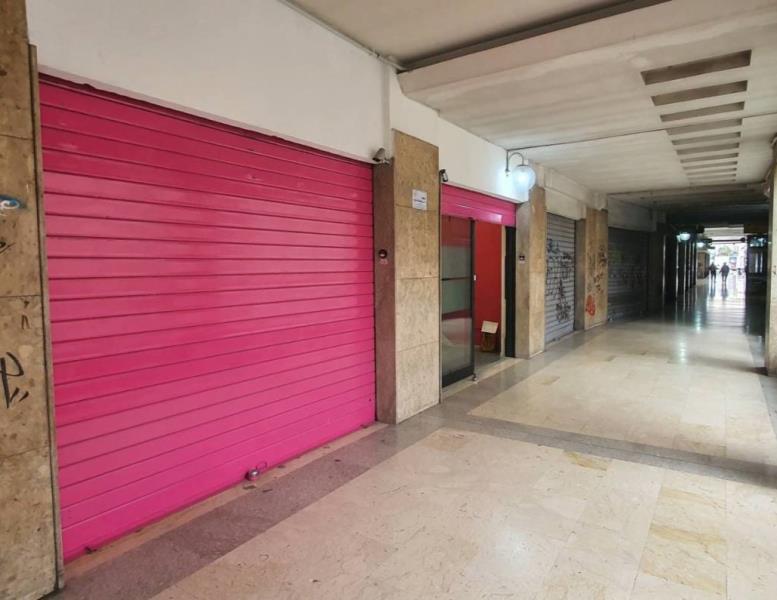 negozio in vendita a Roma in zona Collatino