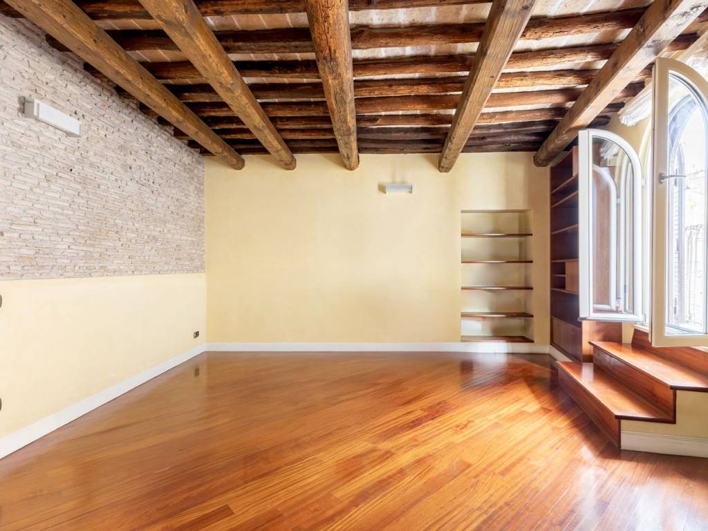 appartamento in vendita a Roma in zona Centro Storico