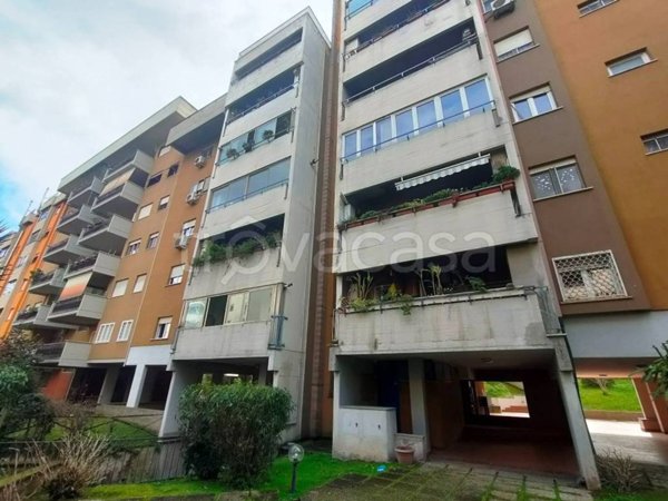 appartamento in vendita a Roma in zona Ardeatino