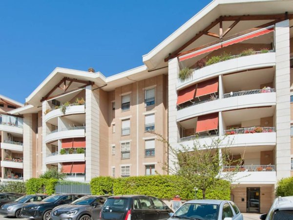 appartamento in vendita a Roma in zona Appio Claudio