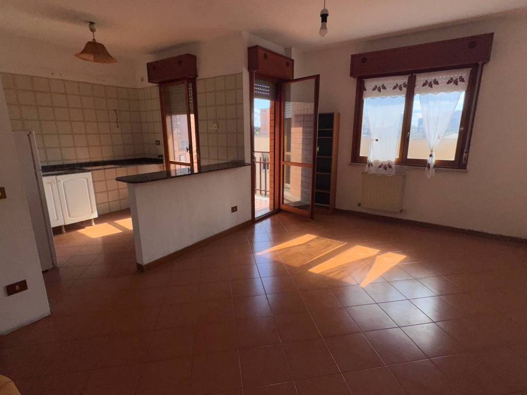 appartamento in vendita a Roma in zona Acilia