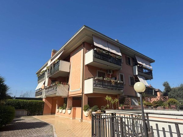 appartamento in vendita a Roma in zona Romanina