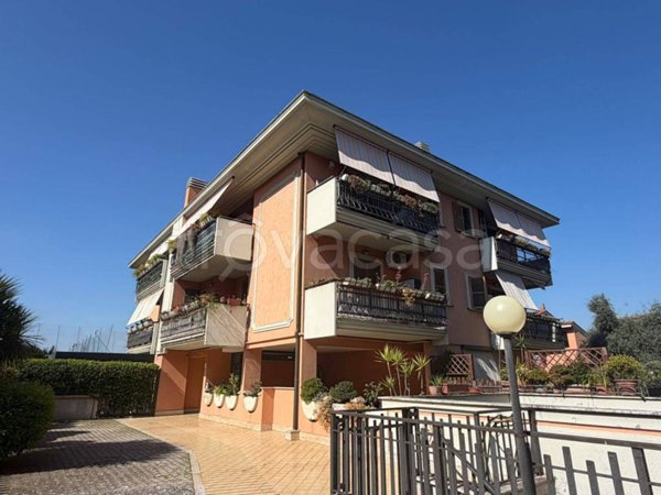 appartamento in vendita a Roma in zona Casal Morena
