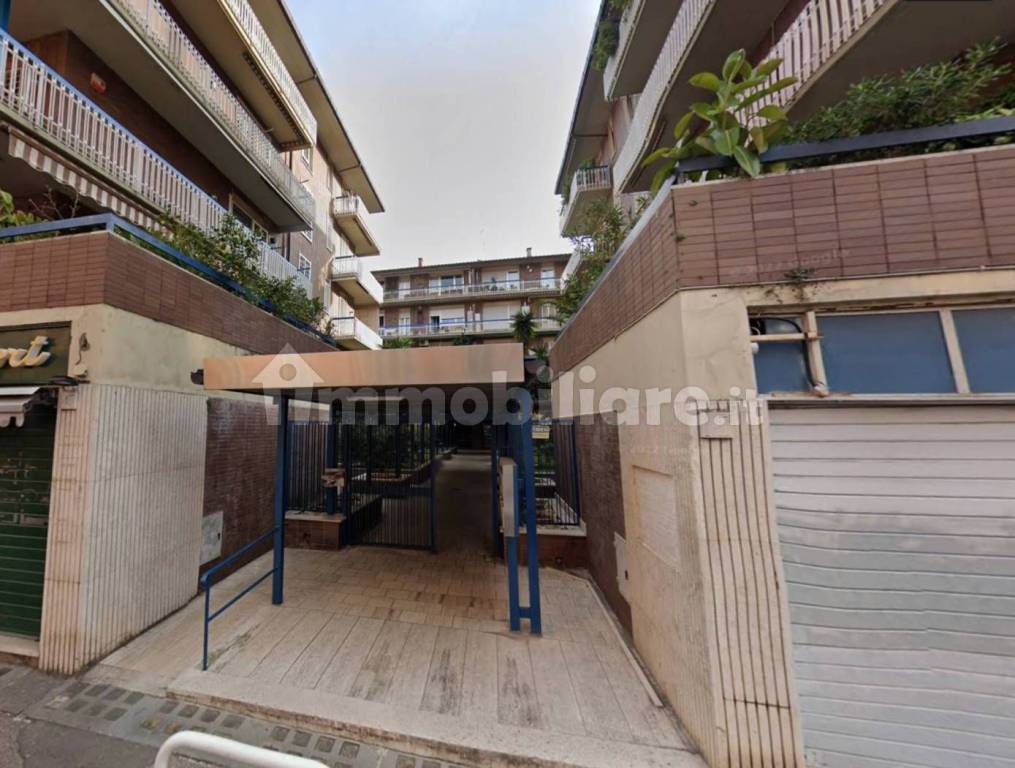appartamento in vendita a Roma in zona Appio Latino