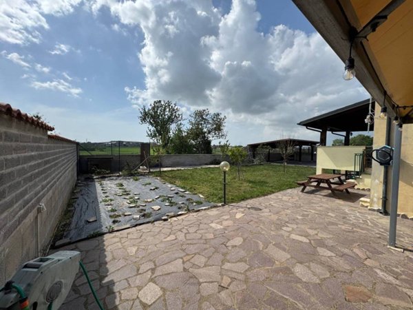 casa indipendente in vendita a Roma in zona Lunghezza