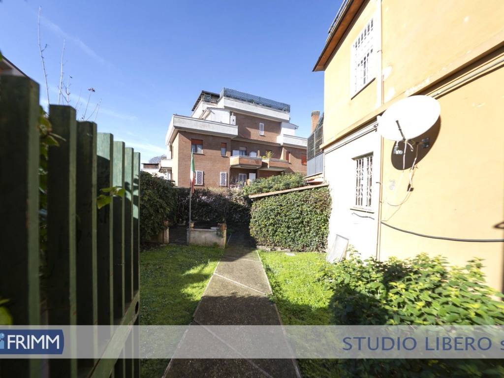 appartamento in vendita a Roma in zona Vitinia