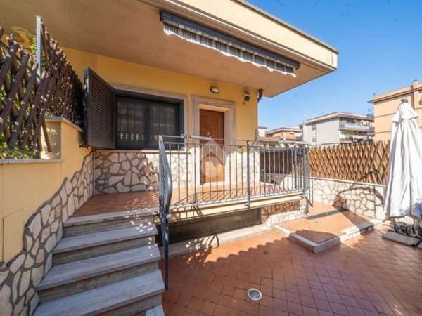 casa indipendente in vendita a Roma in zona Romanina
